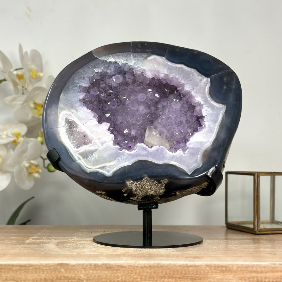Blaue Achat-Geode groß mit fantastischer Kalzit-Formation