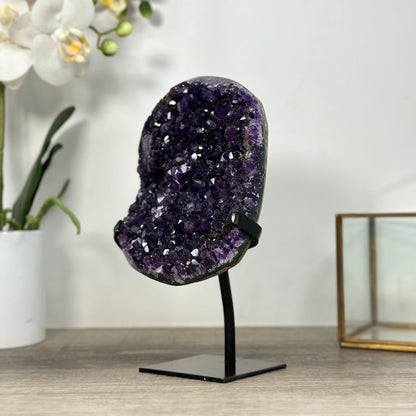 Amethyst-Geode mit intensiv tiefvioletter Kristallzone