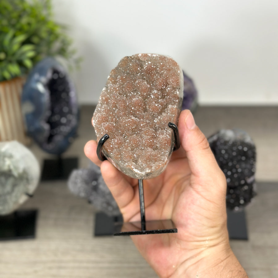 Kristallenskulpturen-Set 6-teilig, mit facettenreicher Kristallstruktur und kontrastreicher Mineralvielfalt