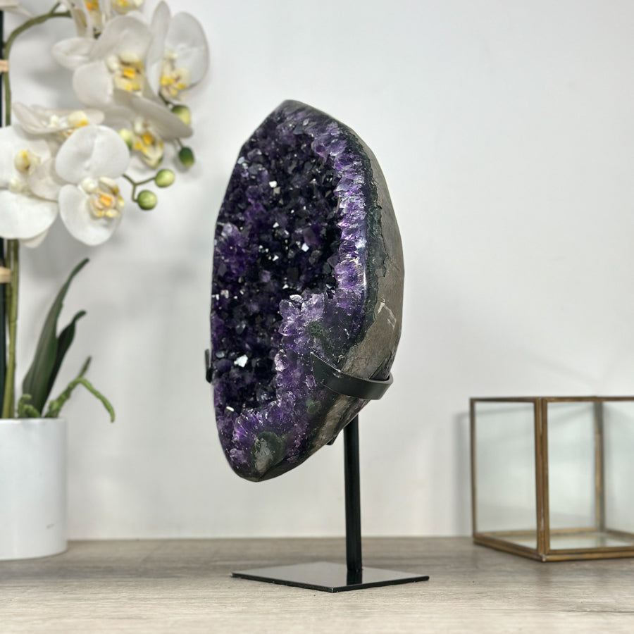 Amethyst-Exemplar mit natürlicher Kristallausprägung, in hochwertiger Naturqualität