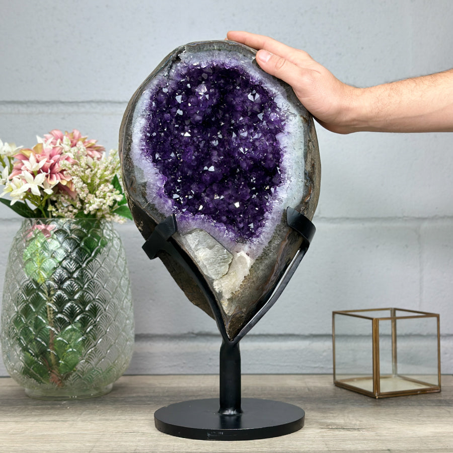 Amethyst-Geode XXL mit imposanter Kristallkammer, in exklusiver Premiumqualität