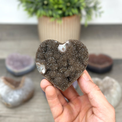 Mineralien-Herzset 6-teilig, mit harmonisch abgestimmter, polierter Natursteinstruktur