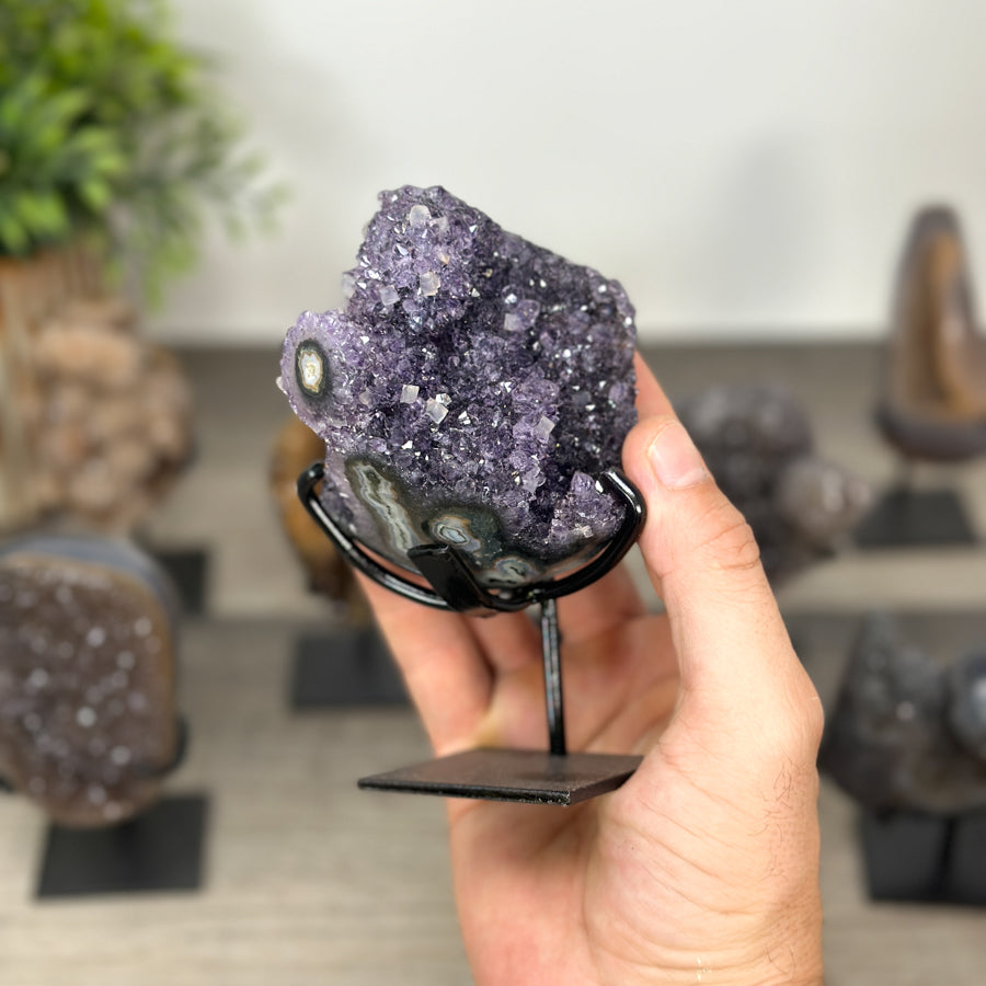 Kristallskulpturen-Set 9-teilig, mit strukturierter Kristallbildung und natürlicher Mineralarchitektur