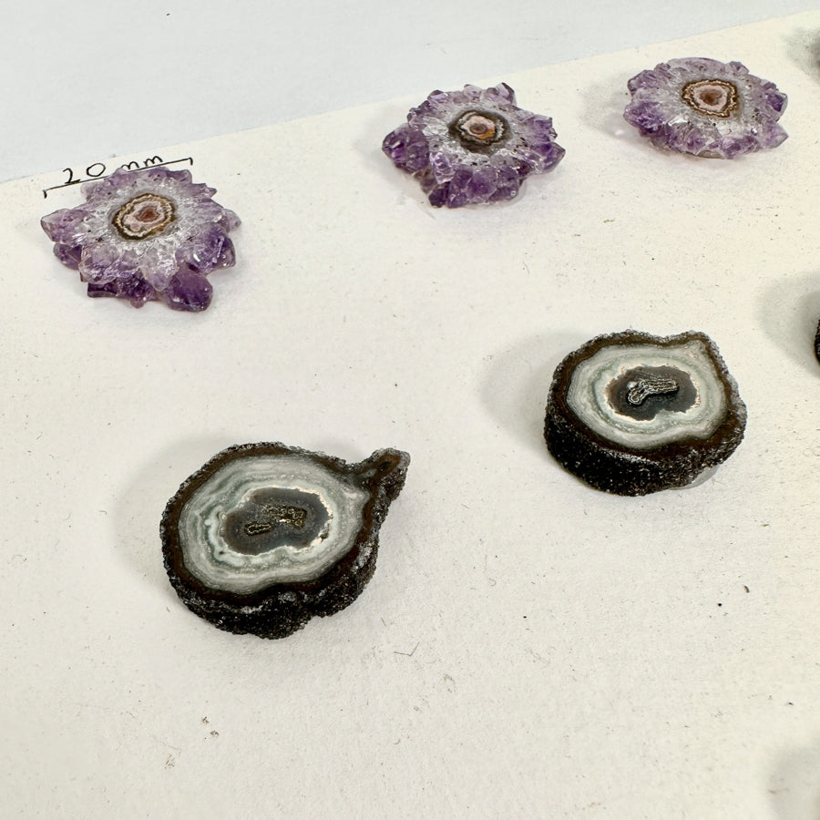 Amethyst-Jaspis-Quarz-Stalaktiten-Scheiben mit konzentrischer Mineralstruktur