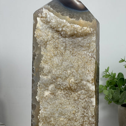 Achat-Jaspis-Obelisk XXL mit vielschichtiger Natursteinmatrix, in exklusiver Premiumqualität
