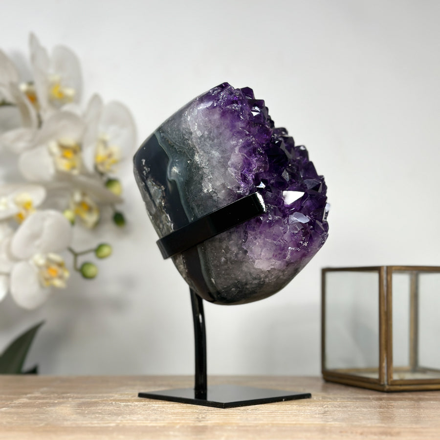 Amethyst-Kristallcluster mit großkristalliner, glänzender Oberfläche