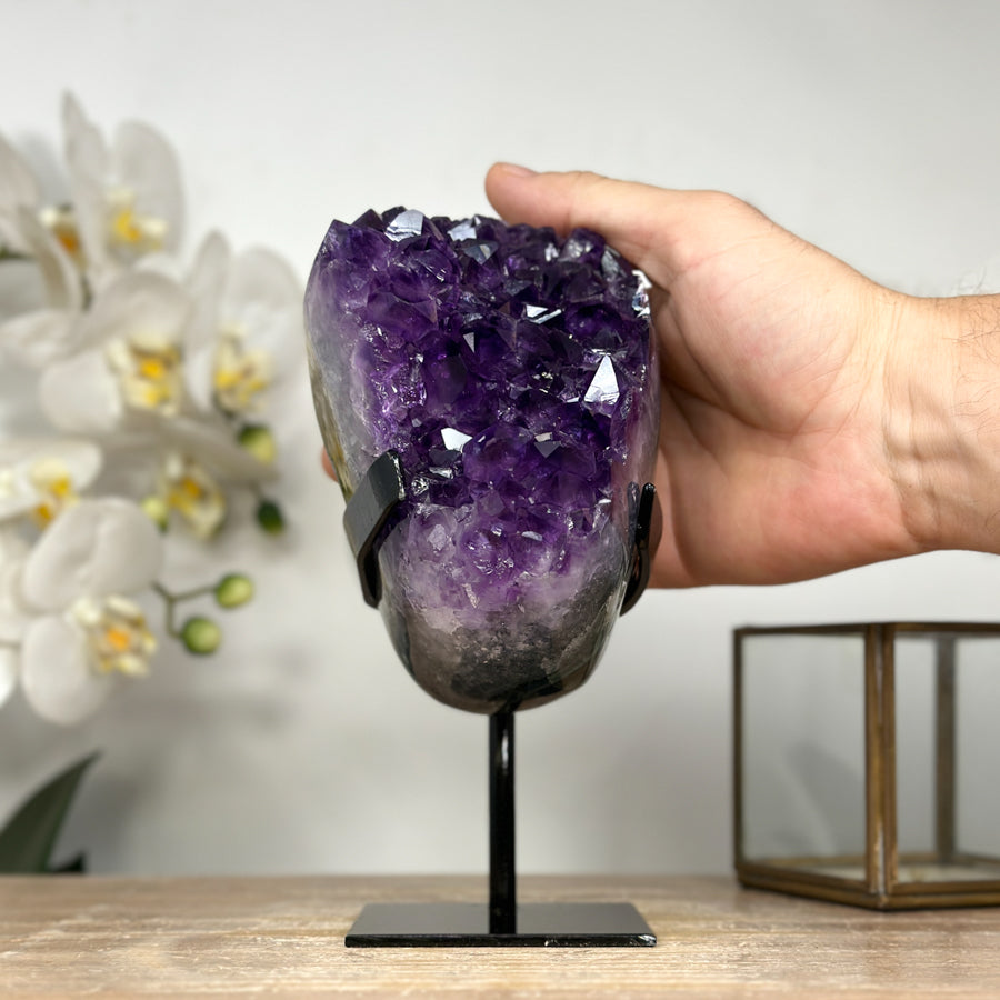 Amethyst-Kristallcluster mit großkristalliner, glänzender Oberfläche