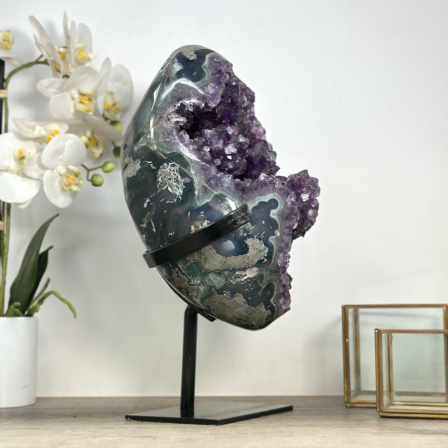 Amethyst-Geode XL mit Achat- und grüner Jaspis-Schale, in exklusiver Premiumqualität