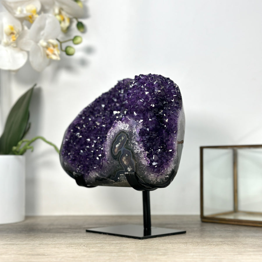 Amethyst-Stein mit Achat-Matrix, in ausgewählter Spitzenqualität