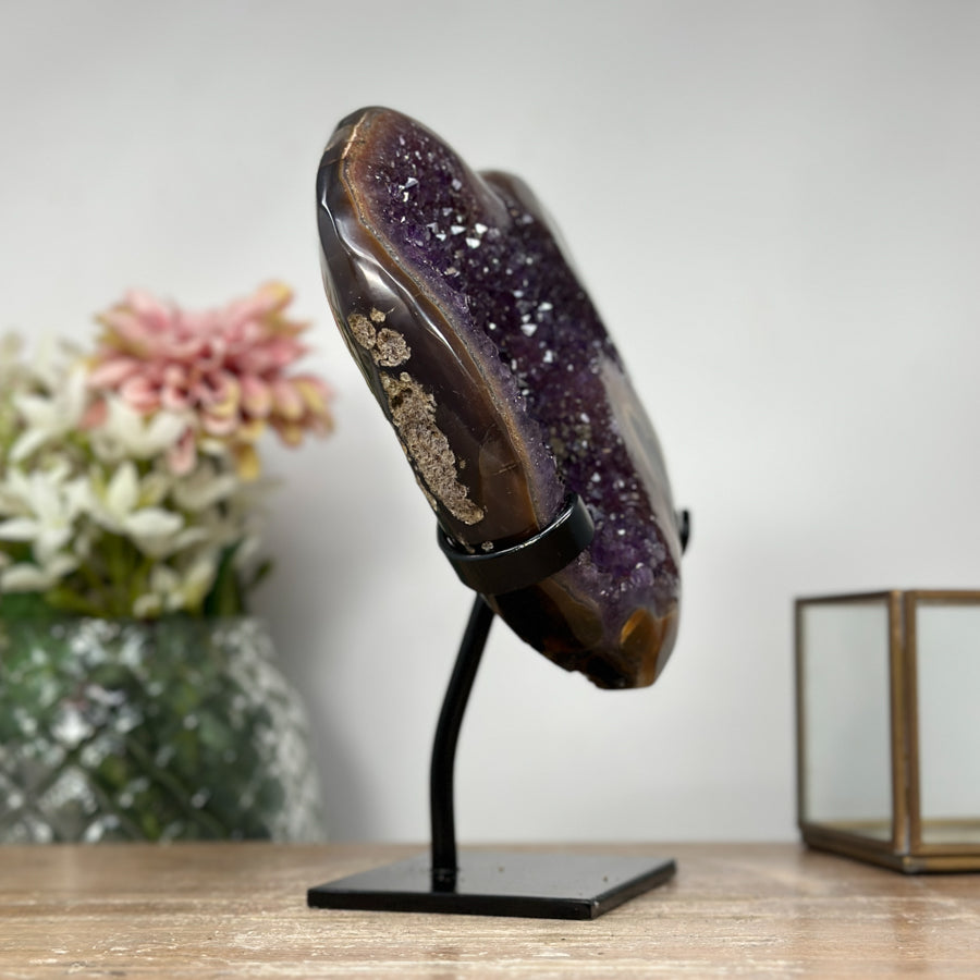 Amethyst-Herzskulptur mit polierter Naturstruktur