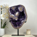 Amethyst-Kristallcluster XL mit monumentaler Präsenz, in exklusiver Premiumqualität