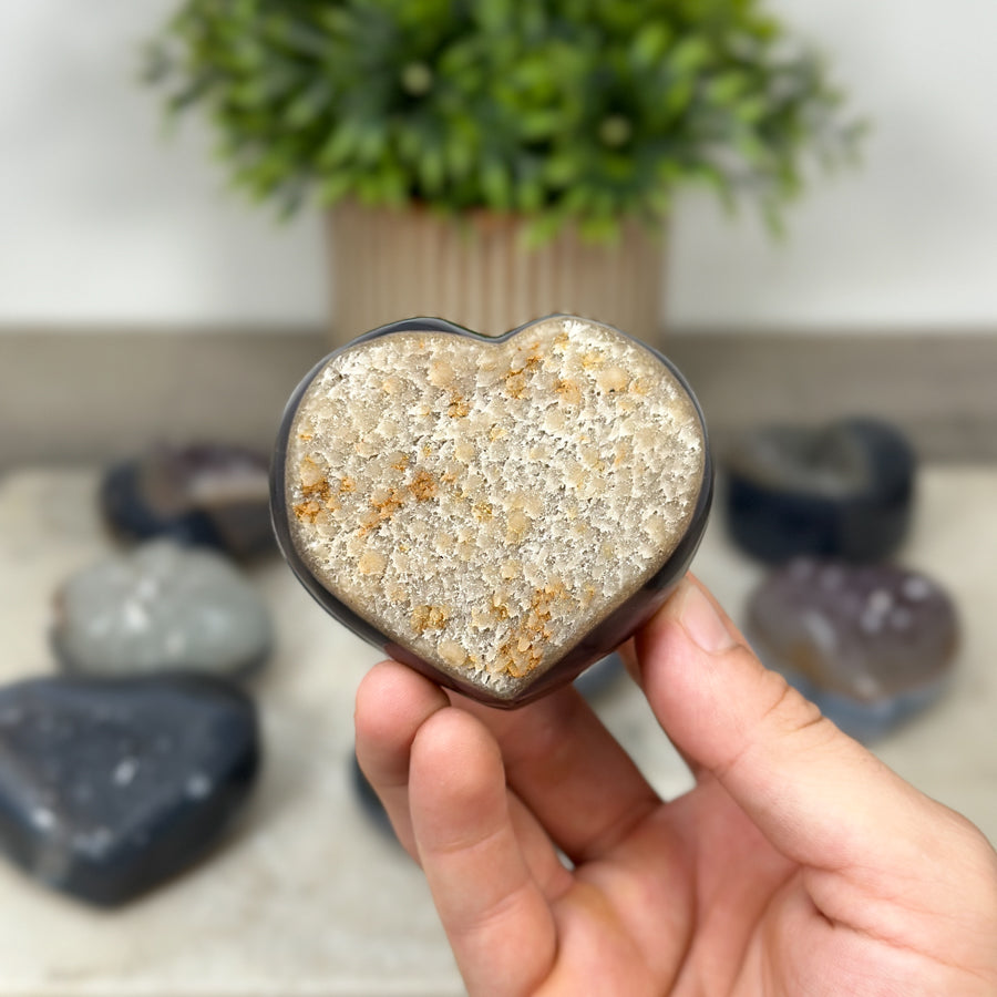Mineralien-Herzset 9-teilig, mit harmonisch abgestimmter, mineralischer Farbvielfalt