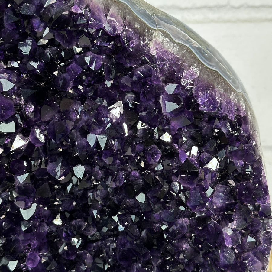 Amethyst-Kristall XL mit großflächiger Kristallausbildung, in exklusiver Premiumqualität