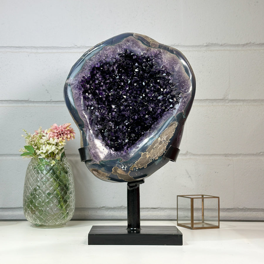 Amethyst-Geode XL mit kräftig ausgeprägter Achat-Schale, in exklusiver Premiumqualität