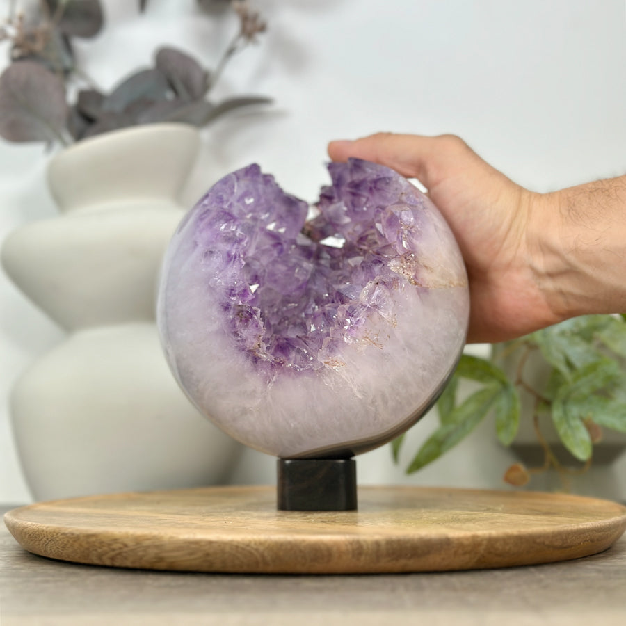 Amethyst-Achat-Steinkugel massiv mit dichter Kristallstruktur
