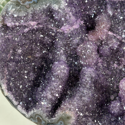 Amethyst-Statement-Cluster mit vielschichtiger Stalaktitbildung, in exklusiver Premiumqualität