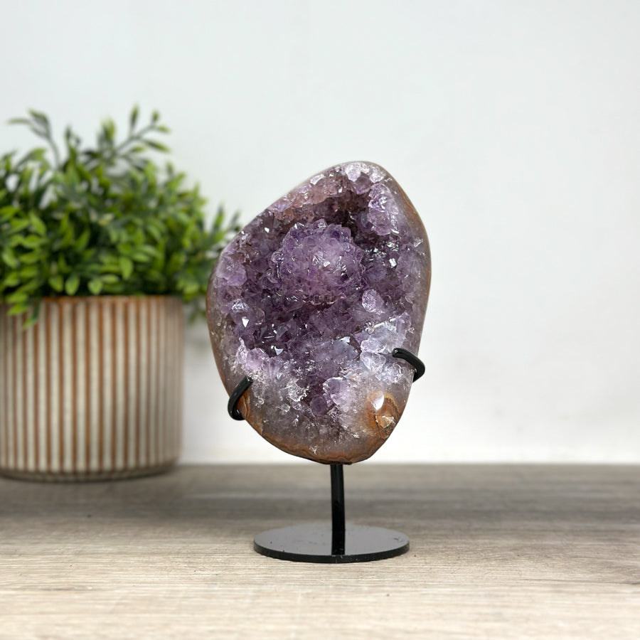 Kristallenskulpturen-Set 4-teilig, aus Naturstein mit facettenreicher Mineralstruktur