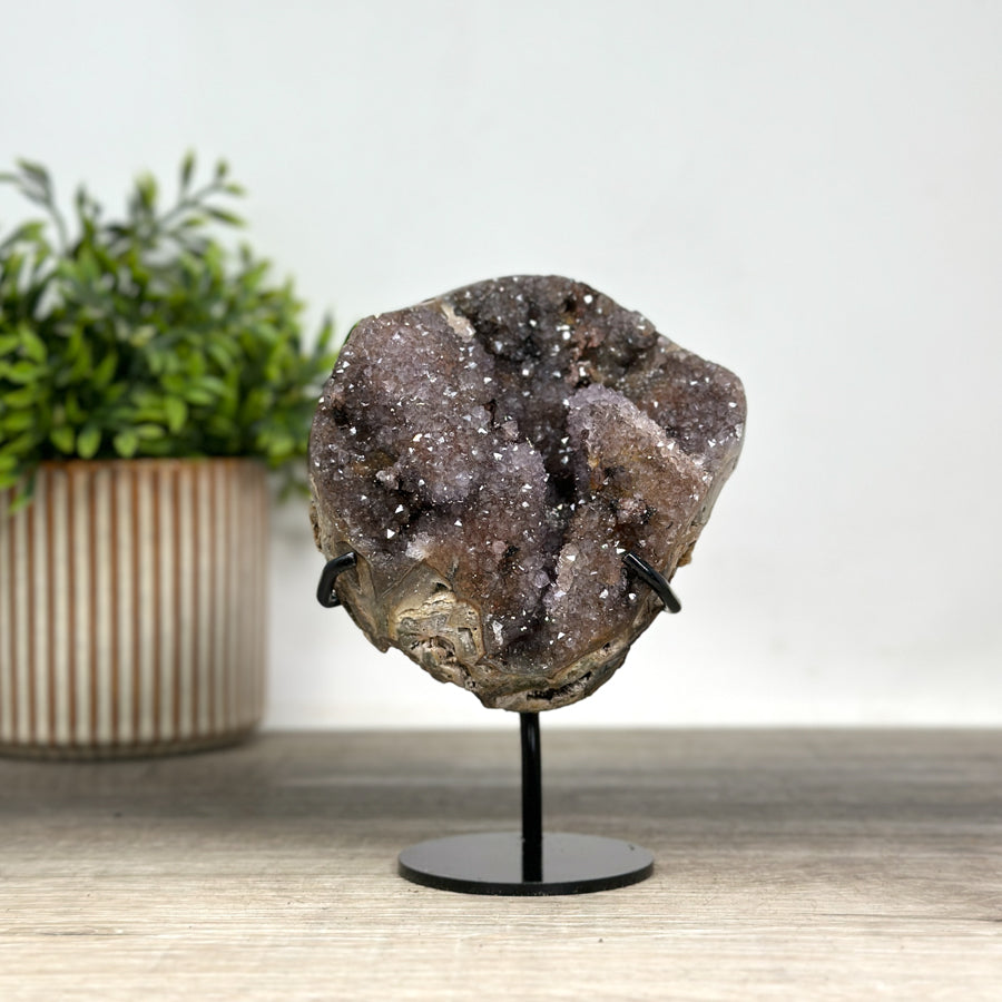 Kristallenskulpturen-Set 4-teilig, aus Naturstein mit facettenreicher Mineralstruktur
