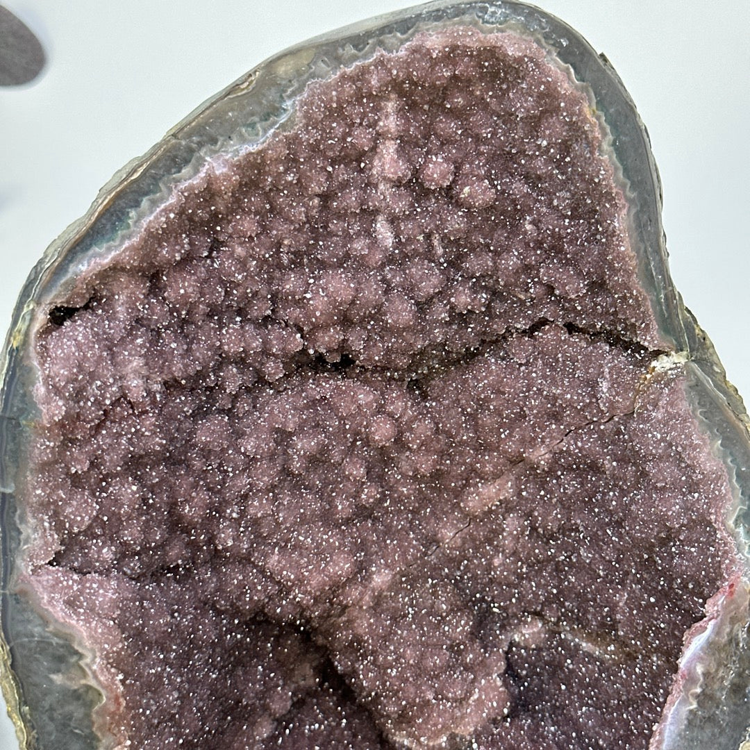 Pinkfarbene Amethyst-Kathedrale groß und massiv mit sanfter Farbtönung