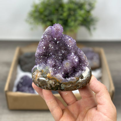 Mineralien-Ensemble mit klarer Formation und feiner Kristallstruktur