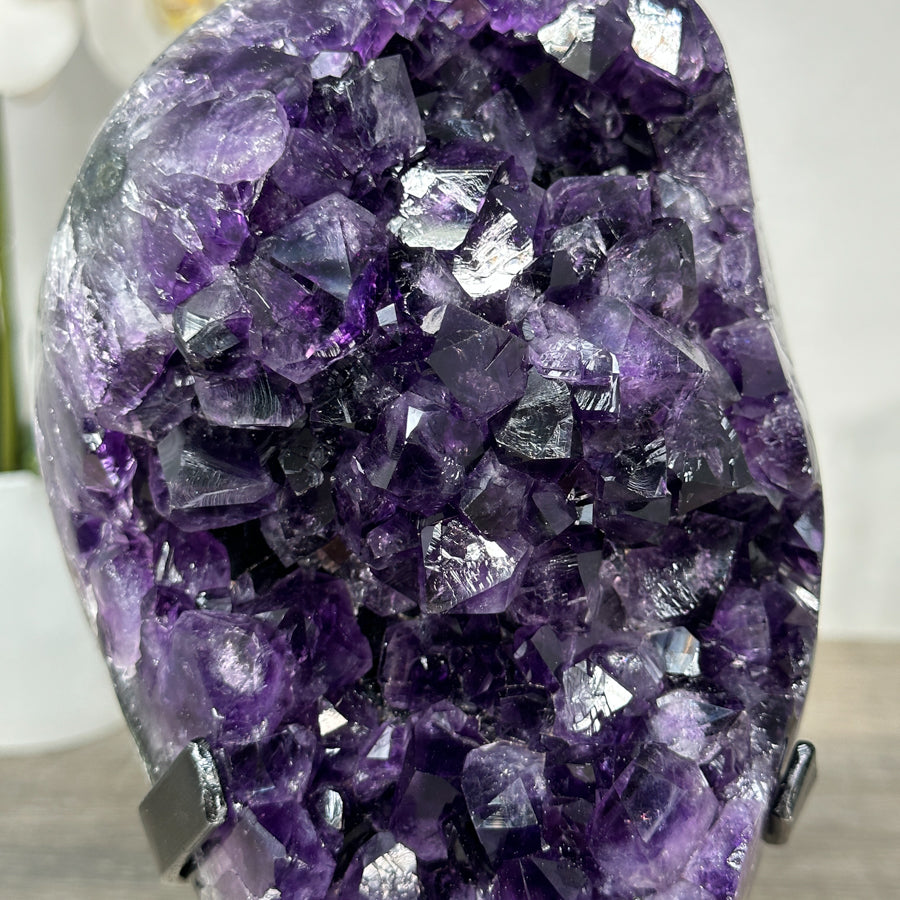 Amethyst-Kristallcluster mit natürlicher Spitzenstruktur, in hochwertiger Naturqualität