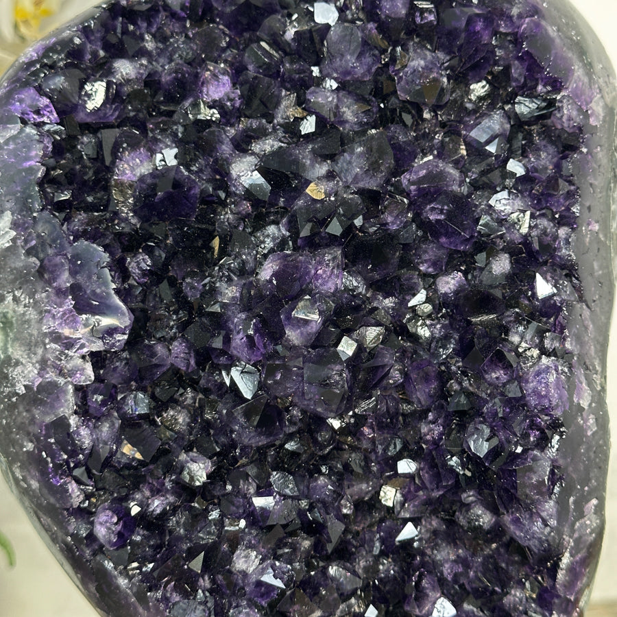 Amethyst-Kristall mit klar definierter, natürlicher Spitze, in exklusiver Premiumqualität
