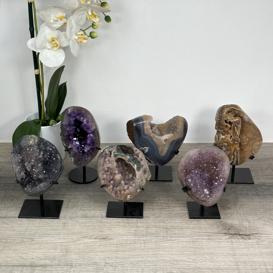 Kristallenskulpturen-Set 6-teilig, mit vielschichtiger Kristallstruktur und natürlicher Mineralvielfalt