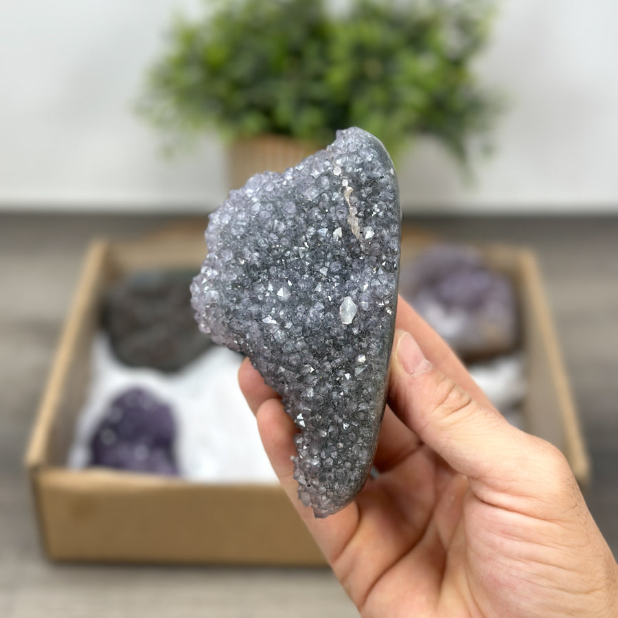 Mineralien-Ensemble mit klarer Formation und feiner Kristallstruktur