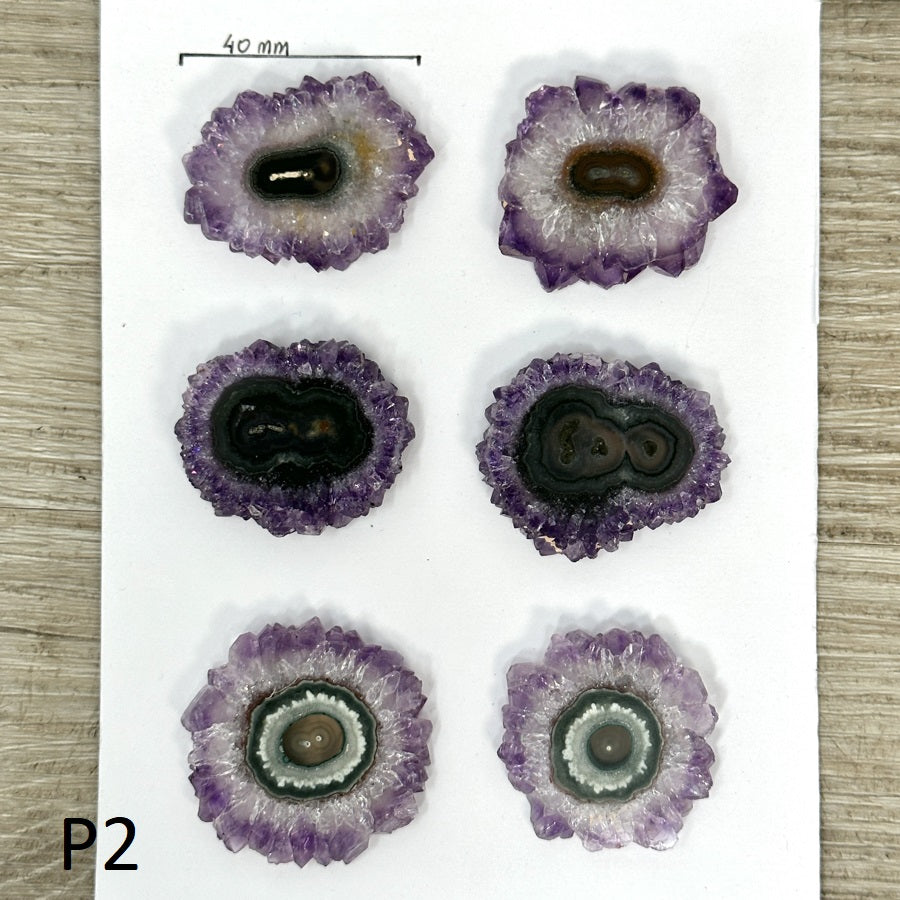 Amethyst-Quarz-Stalaktit-Scheiben-Set mit facettenreichen Farbnuancen