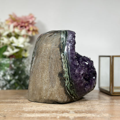 Amethyst-Kathedrale mit großflächiger Kristallkammer, in ausgewählter Spitzenqualität