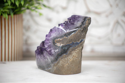 Amethyst-Druse mit dicht gewachsener, violetter Kristallstruktur