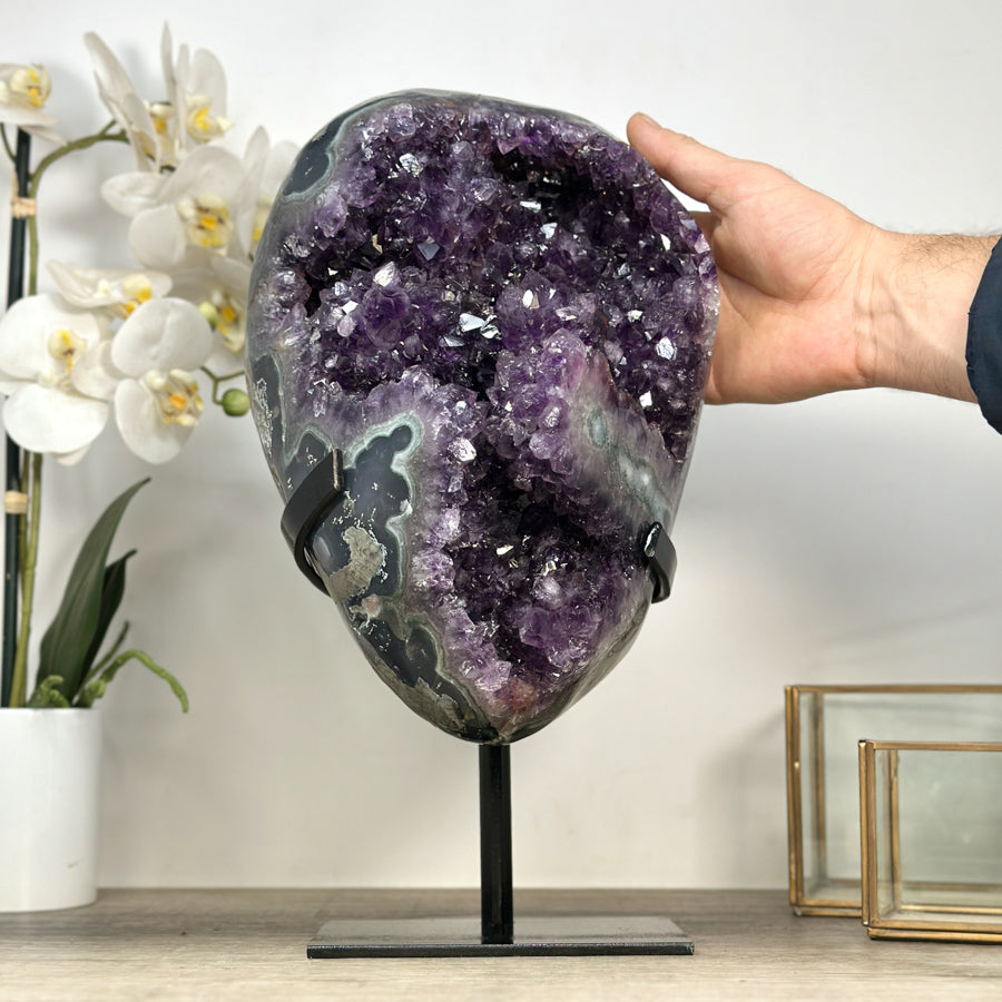 Amethyst-Geode XL mit Achat- und grüner Jaspis-Schale, in exklusiver Premiumqualität