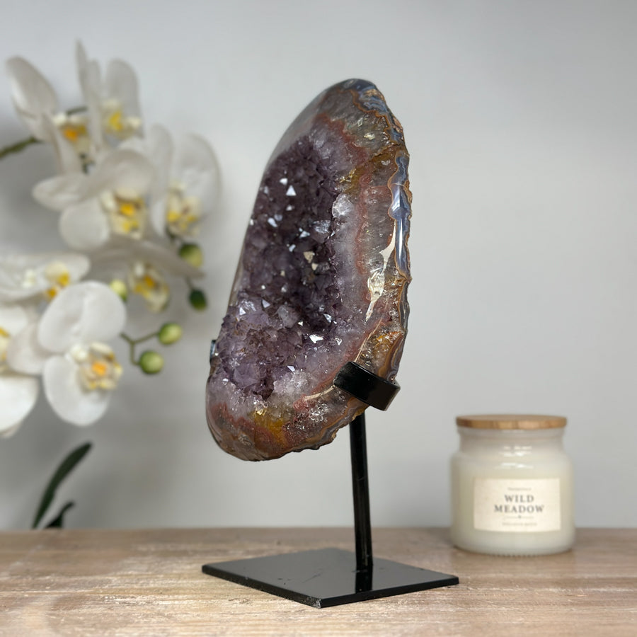 Amethyst-Cluster groß mit rot gebänderter Naturschale