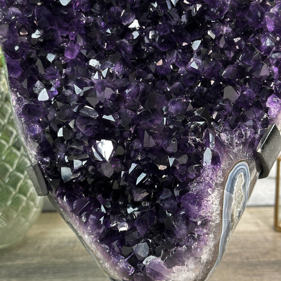 Amethyst-Kristall XL mit großflächiger Kristallausbildung, in exklusiver Premiumqualität