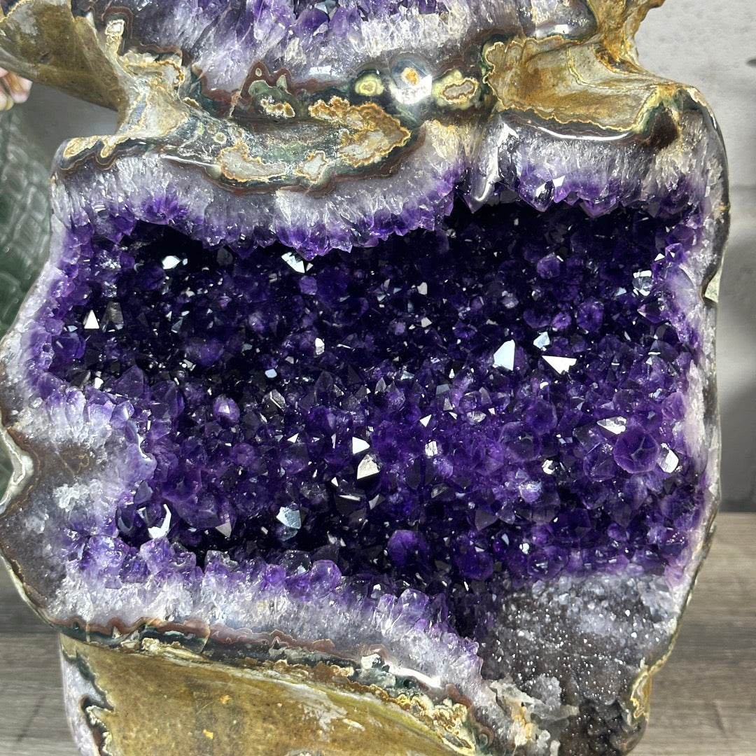 XXL Amethyst-Zwillings-Kathedrale XXL mit beeindruckender, monumentaler Kristallarchitektur