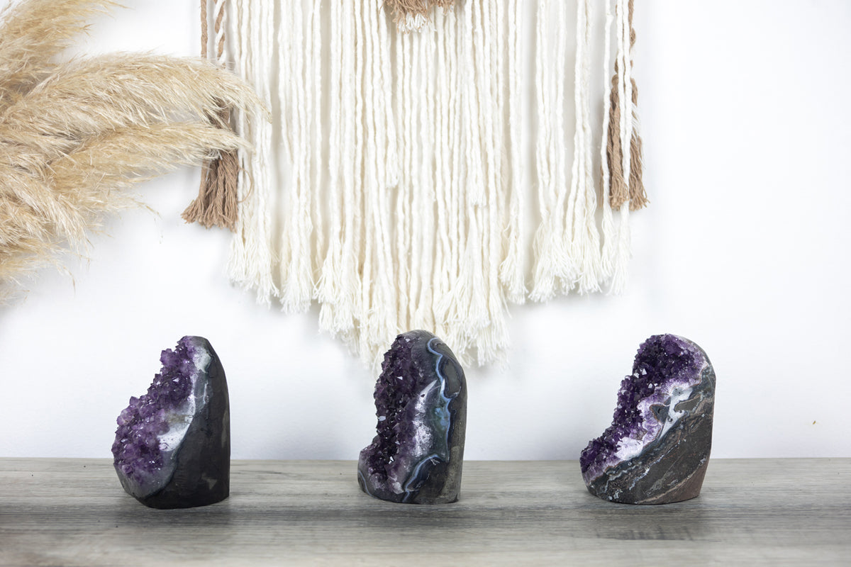 Amethyst-Kathedralen-Set mit imposanter Kristallarchitektur