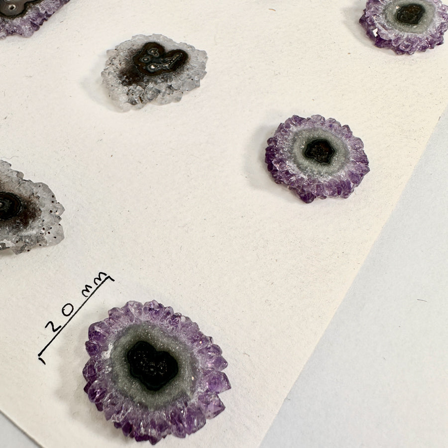 Amethyst-Quarz-Stalaktiten-Scheiben mit kristalliner Struktur