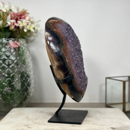 Amethyst-Kristallformation mit ausdrucksstarker Kristallarchitektur, in exklusiver Premiumqualität