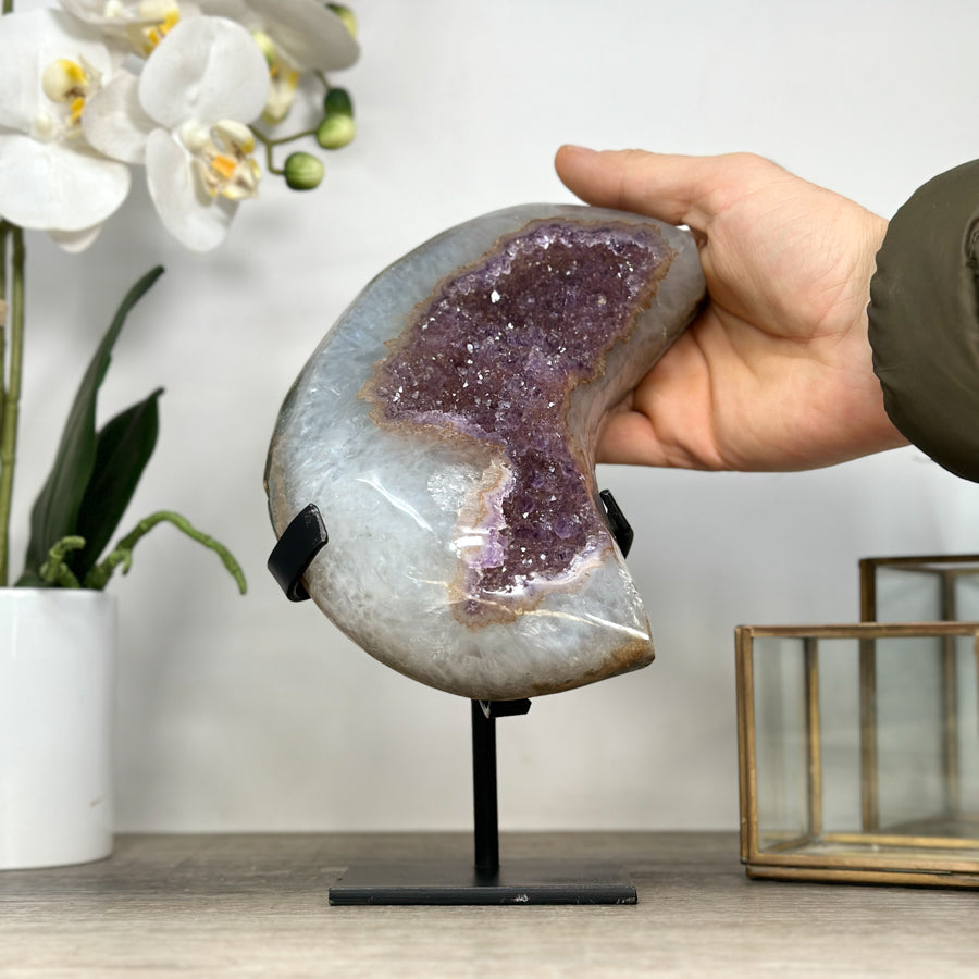 Amethyst-Mond mit weich modellierter, mystischer Oberfläche