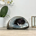 Amethyst-Quarz-Geode mit fein ausgebildetem Druzy-Zentrum
