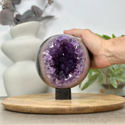 Amethyst-Achat-Steinkugel groß mit ausgewogener Kristallbildung