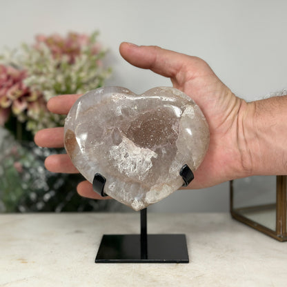Rosa Zucker-Amethyst-Kristallherz mit fein funkelnder Druzy-Oberfläche
