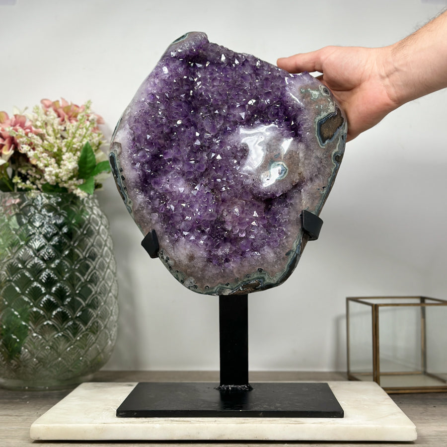 Amethyst-Cluster groß mit harmonisch schimmernder Kristallstruktur