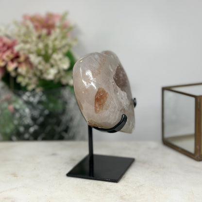 Rosa Zucker-Amethyst-Kristallherz mit fein funkelnder Druzy-Oberfläche