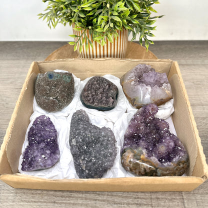 Mineralien-Ensemble mit klarer Formation und feiner Kristallstruktur