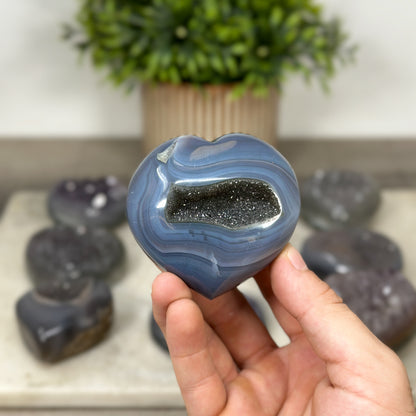 Mineralien-Herzset 9-teilig, mit lebendig strukturierter Mineralvielfalt