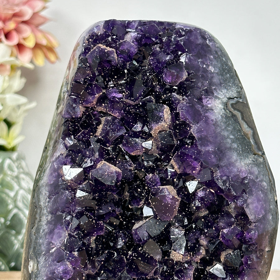 Amethyst-Kathedrale mit feinkristalliner Zuckerquarz-Struktur