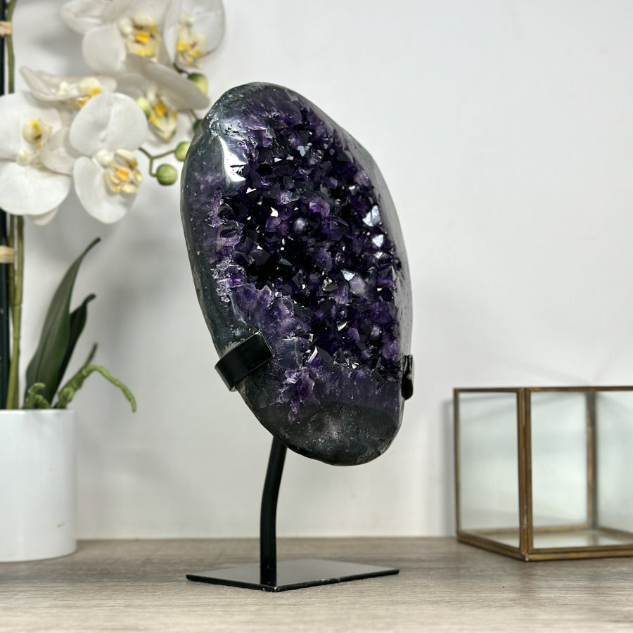 Amethyst-Kristall mit klar definierter Spitze, in ausgewählter Spitzenqualität