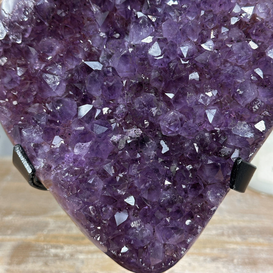Amethyst-Cluster mit Achat- und Jaspis-Schale, in exklusiver Premiumqualität