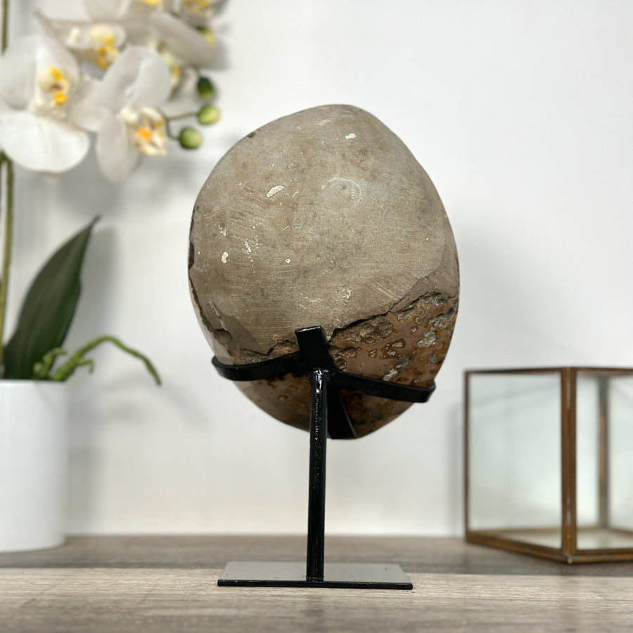 Quarz-Geode mit erdiger, braun getönter Maserung
